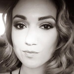 Meet your Posher, Elvira